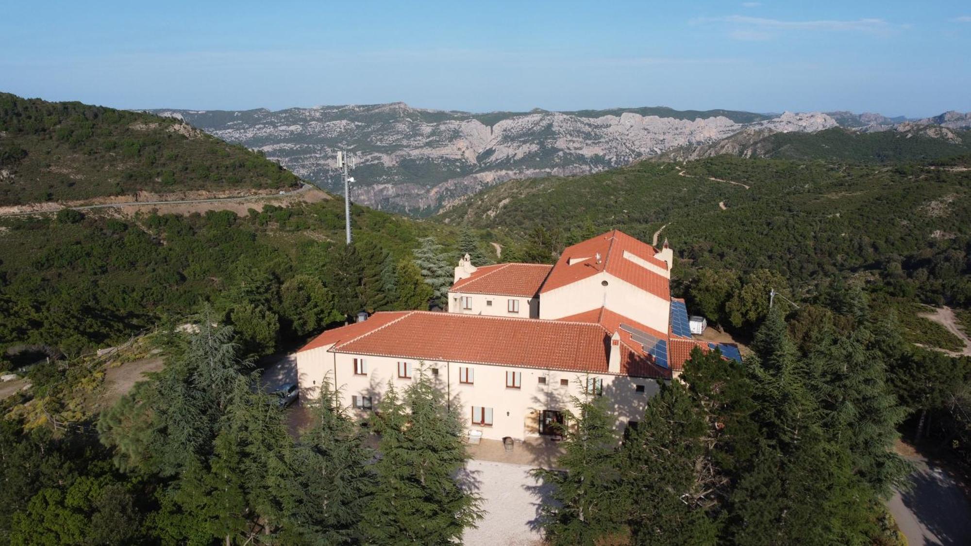 Gorropu Hotel Urzulei Exterior photo