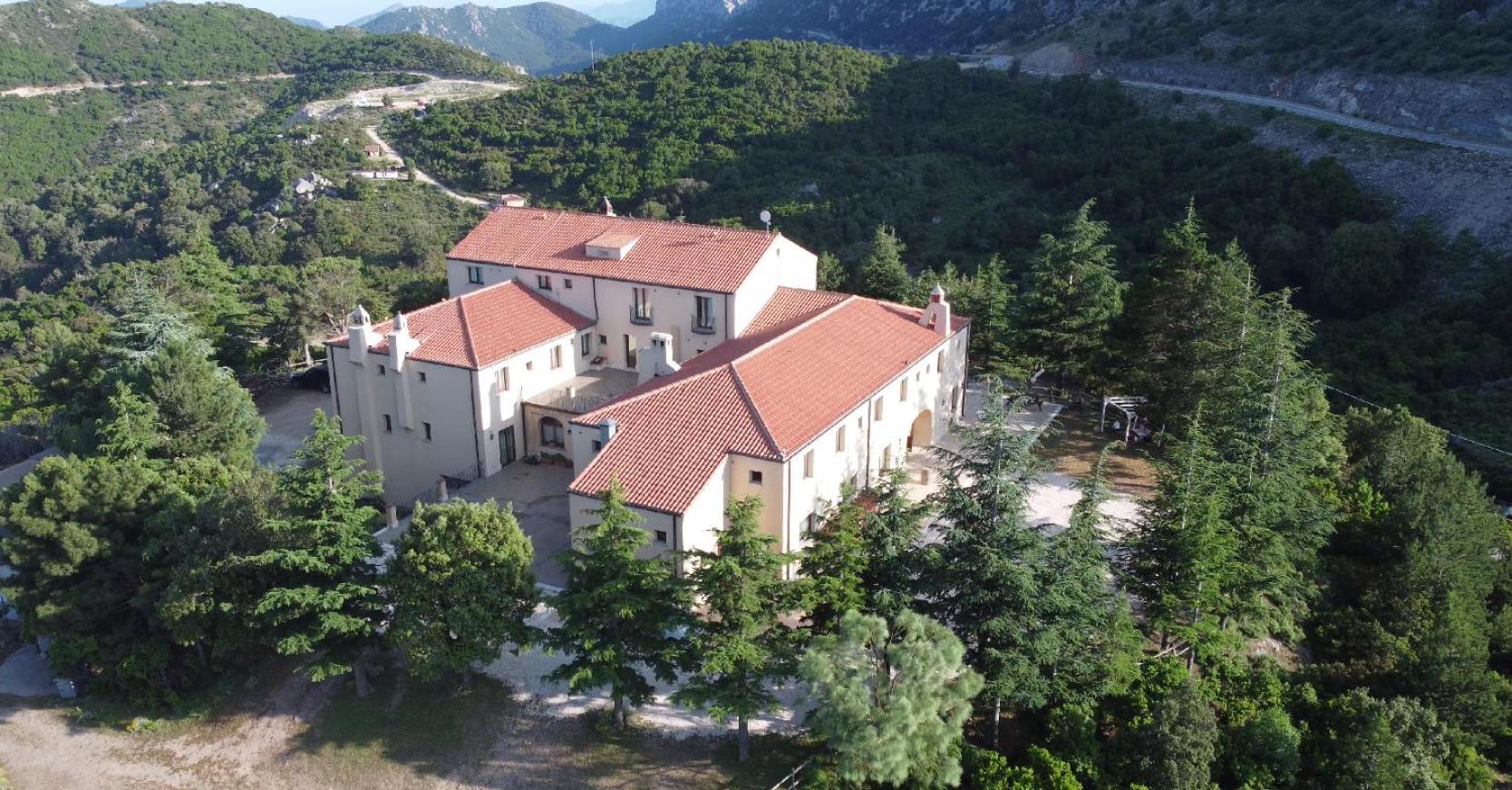 Gorropu Hotel Urzulei Exterior photo